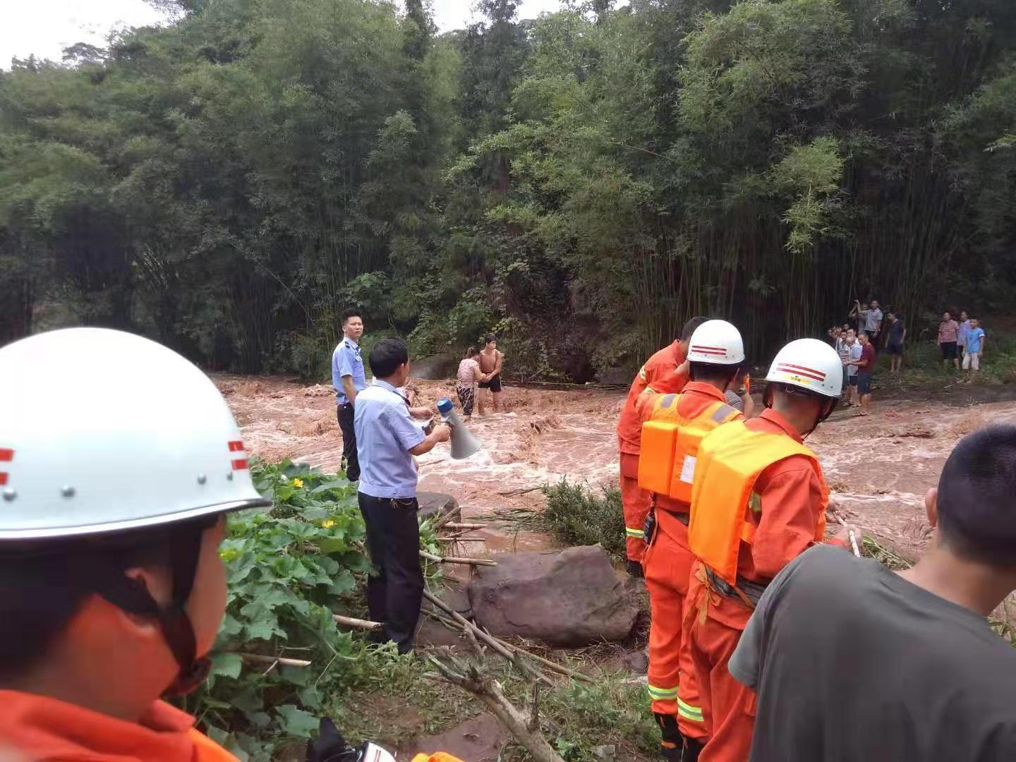 宜賓洪水最新動態(tài)，探索自然美景之旅尋求內(nèi)心平靜